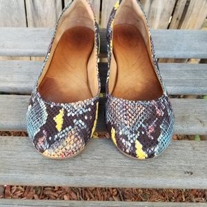 Clarks colorful  snake print  flats size 7